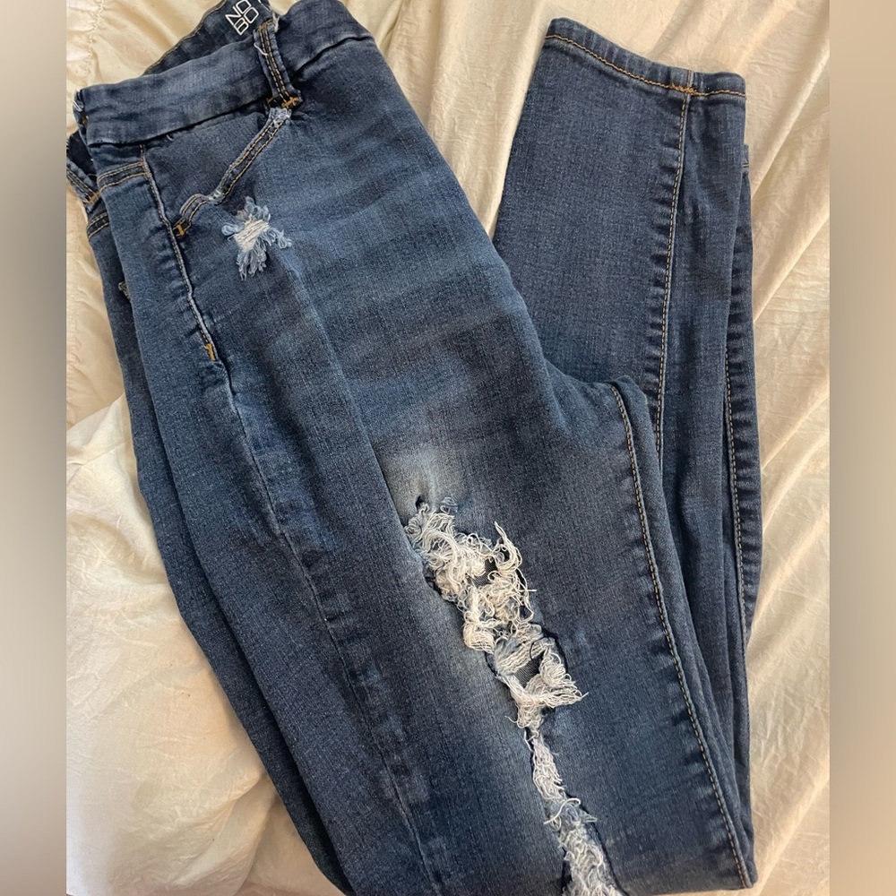 Worn a few times. No damage stains smoke free home!